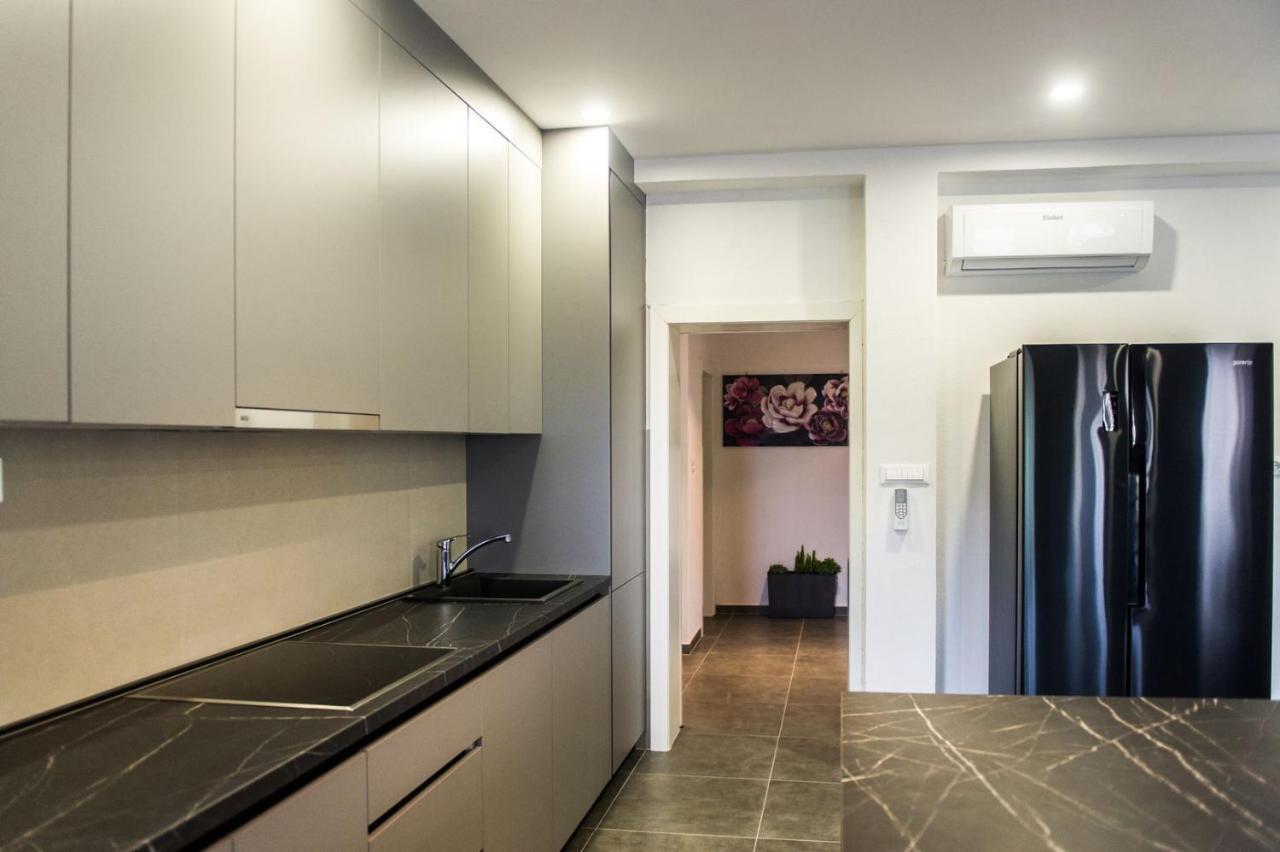 Apartment Lux Elba Kaštela Exterior foto